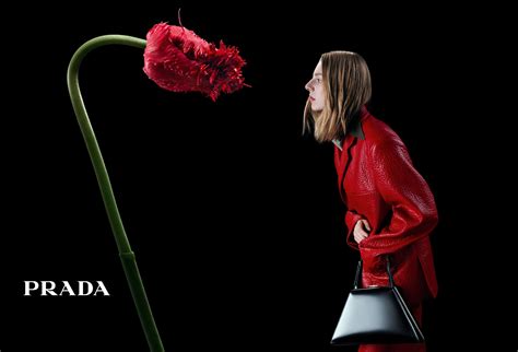 fiori di prada|Campagna Prada A/I 2023: “In conversation with a flower”.